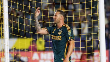 Dramatic LA Galaxy comeback keeps playoff hopes alive